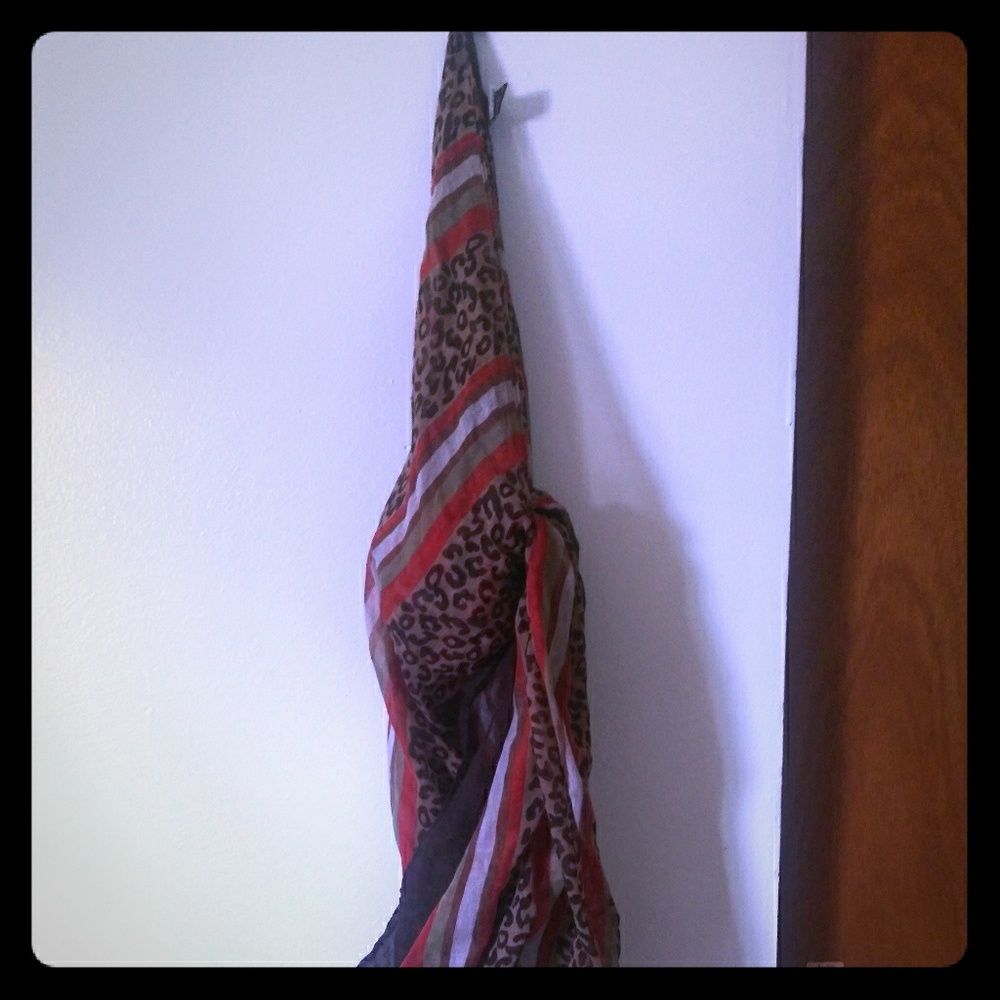 Large print scarf